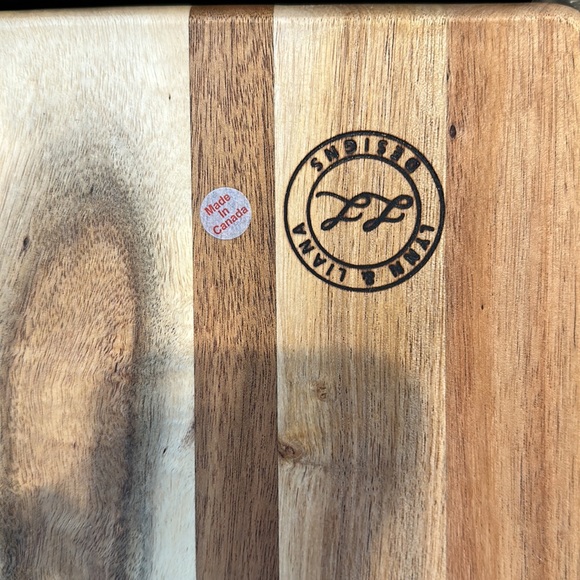 Large Acacia Cheese Board - LYNN & LIANA DESIGNS - Picture 6 of 6